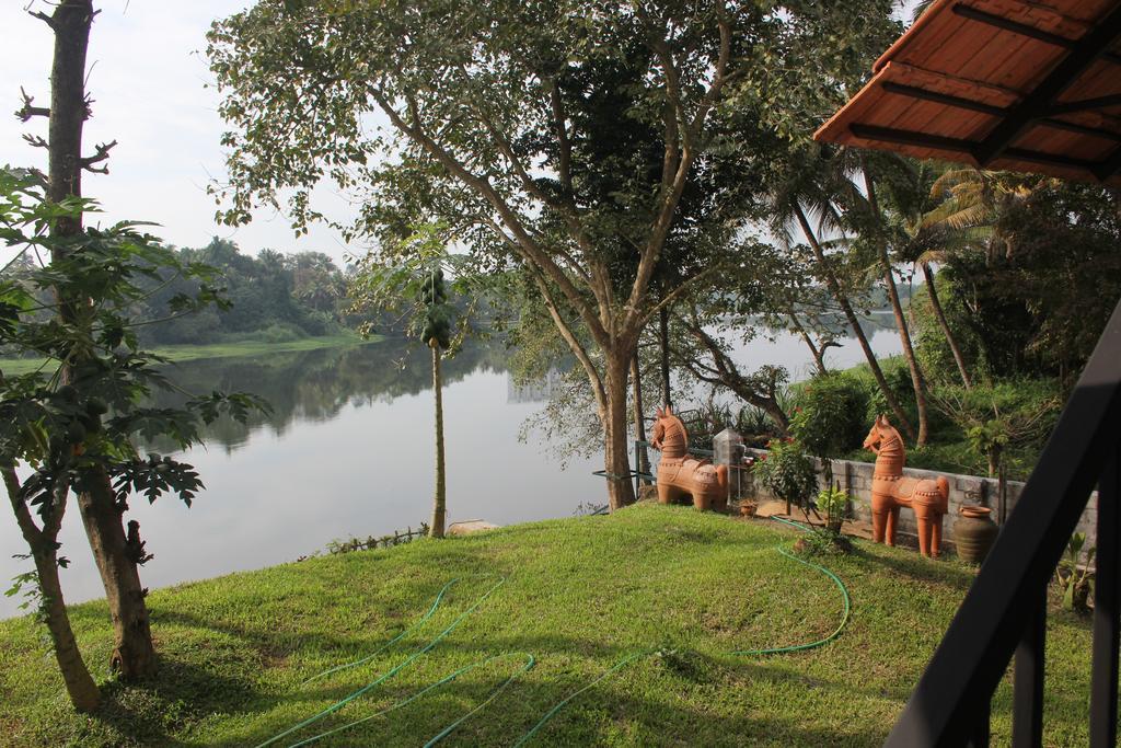 Pearl Spot Bed and Breakfast Nedumbassery Buitenkant foto