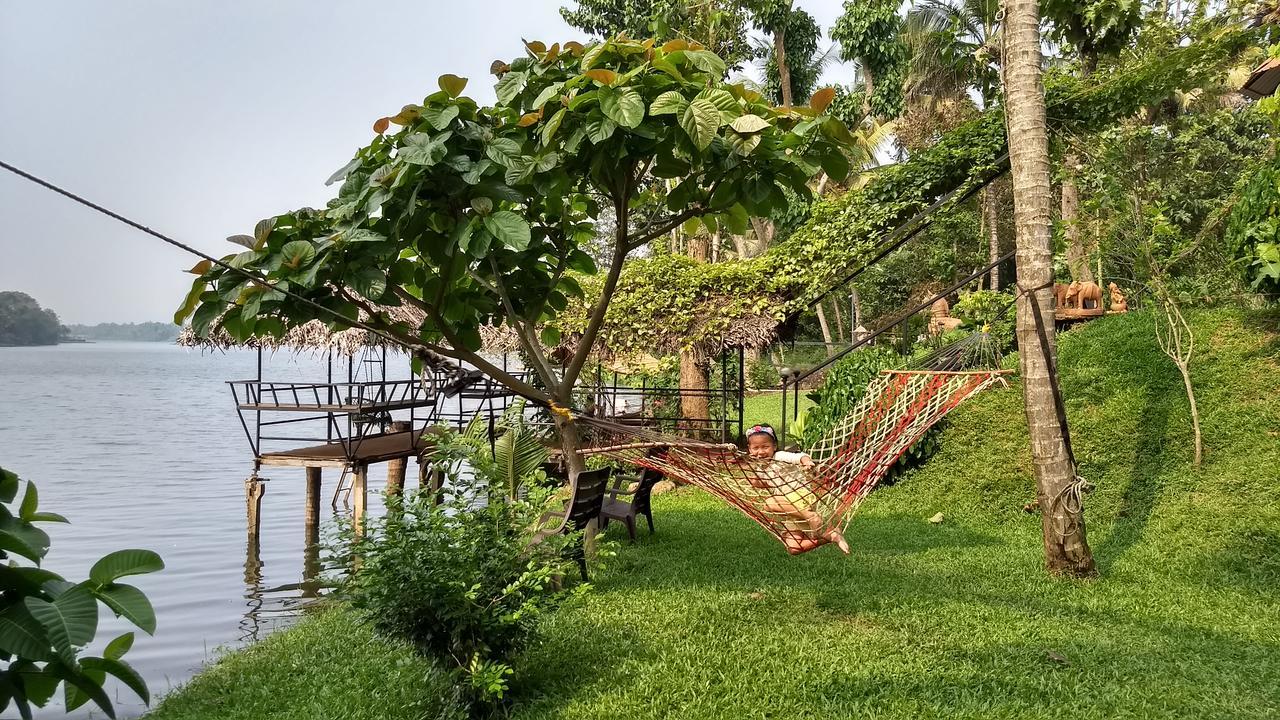Pearl Spot Bed and Breakfast Nedumbassery Buitenkant foto